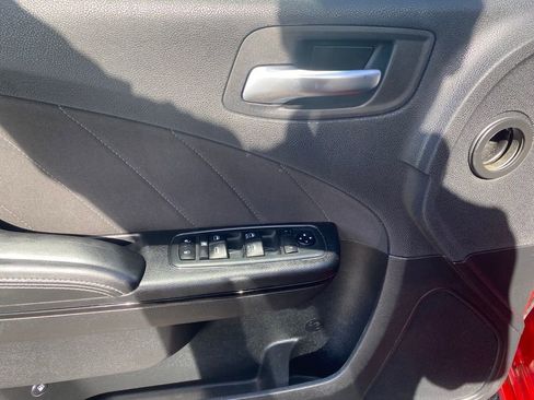 Used 2019 Dodge Charger SXT w/ Blacktop Package image 13