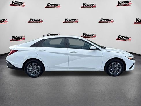 New 2026 Hyundai Elantra Hybrid FWD image 4