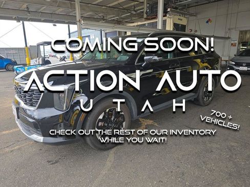 Used 2025 Kia Sorento S image 1