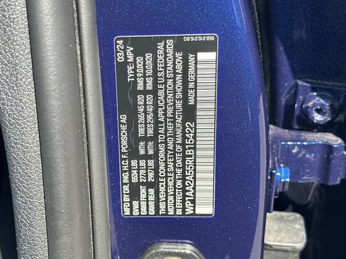 Used 2024 Porsche Macan image 46