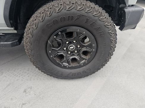 Used 2022 Ford Bronco Wildtrak image 13