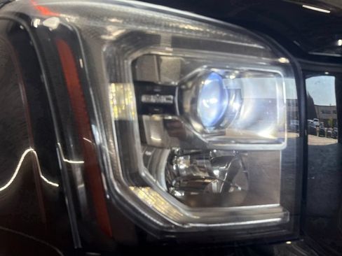 Used 2016 GMC Yukon SLT w/ Open Road Package AWD/4WD image 10