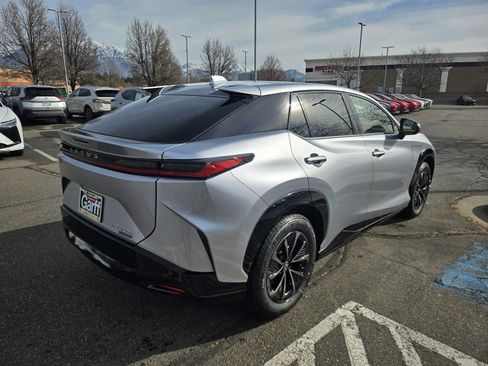 New 2026 Lexus RZ 450e AWD image 5