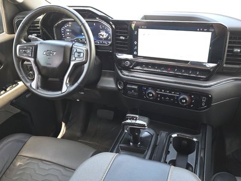 Used 2025 Chevrolet Silverado 1500 ZR2 AWD/4WD image 13