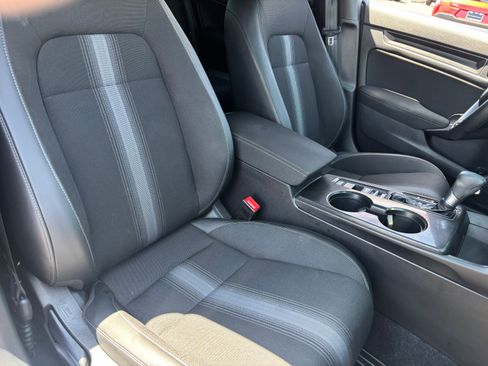 Used 2025 Honda Civic Sport image 9