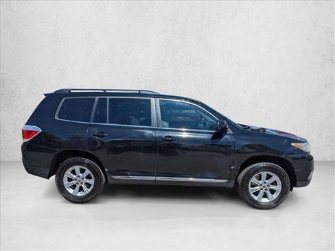 Used 2012 Toyota Highlander SE w/ Tow Pkg AWD/4WD image 4
