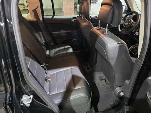 Used 2017 Jeep Patriot High Altitude AWD/4WD image 29