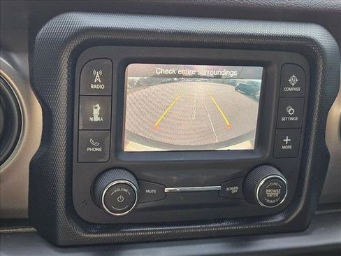 Used 2020 Jeep Wrangler Sport AWD/4WD image 13
