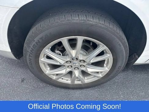 Used 2023 Buick Enclave Essence w/ Experience Buick Package FWD image 8