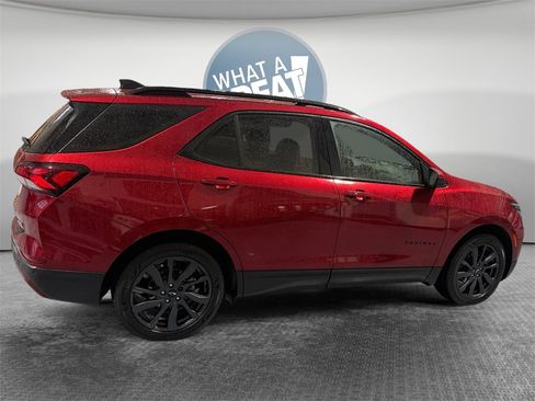 Certified 2023 Chevrolet Equinox RS image 2