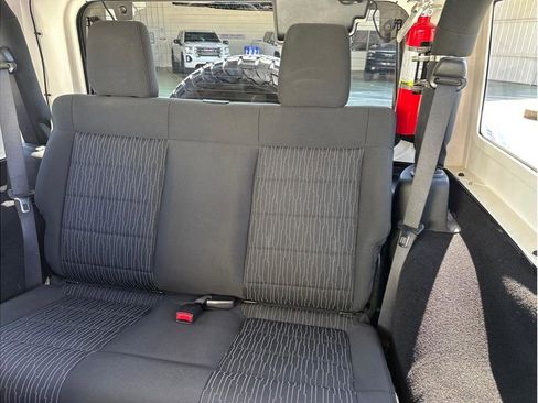 Used 2018 Jeep Wrangler Sport image 29