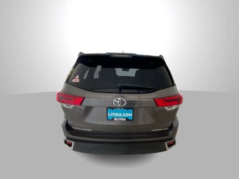 Used 2017 Toyota Highlander Limited image 7