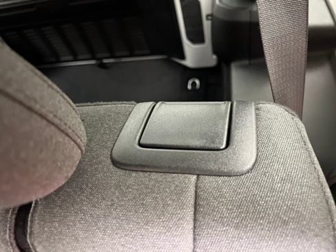 Used 2024 Jeep Wrangler Unlimited Sahara AWD/4WD image 18