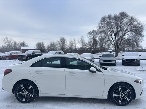 Used 2022 Mercedes-Benz A 220 4MATIC image 2