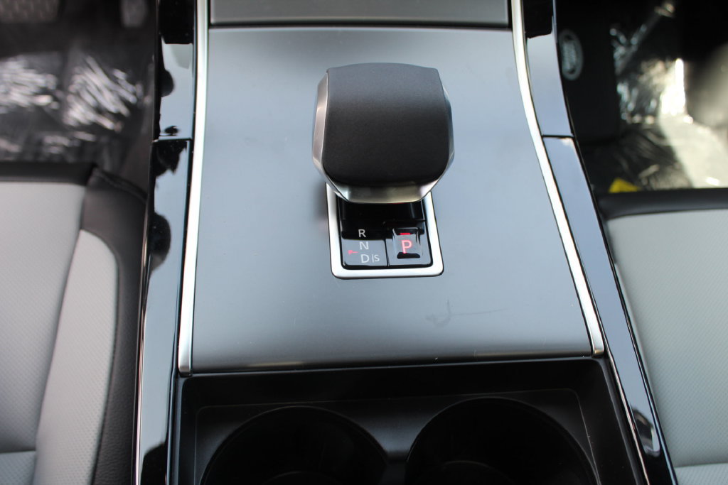 New 2026 Land Rover Range Rover Velar S AWD/4WD image 34