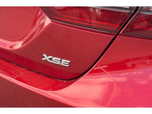 Used 2021 Toyota Camry XSE image 7