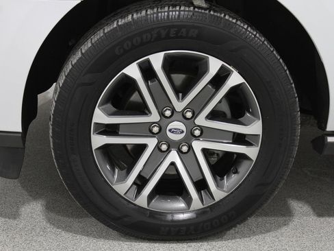 Used 2021 Ford Expedition Limited image 26