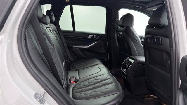 Used 2023 BMW X5 xDrive40i w/ Premium Package AWD/4WD image 19