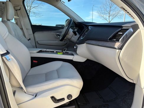 Certified 2023 Volvo XC90 T8 Plus image 36