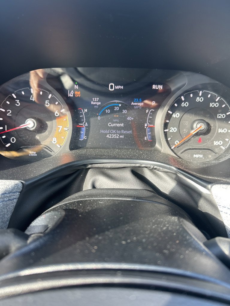 Used 2025 Jeep Compass Latitude w/ Sun & Sound Group AWD/4WD image 9
