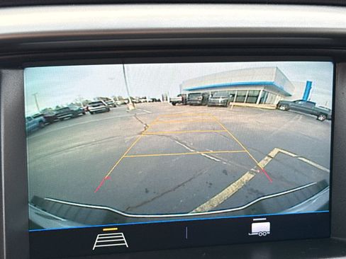 Used 2022 Chevrolet Colorado LT w/ LT Convenience Package image 17