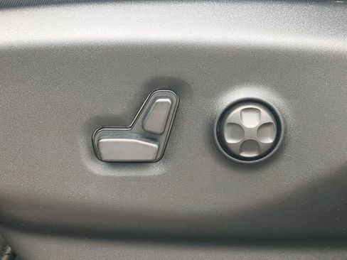 New 2026 Chrysler Voyager LX image 23