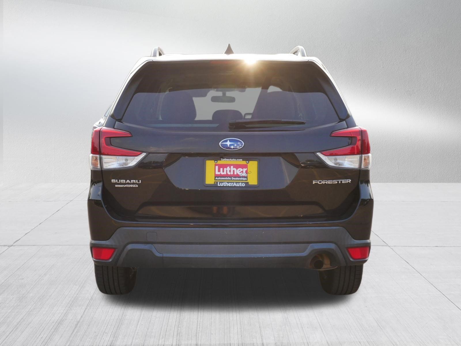 Used 2021 Subaru Forester Premium AWD/4WD image 6