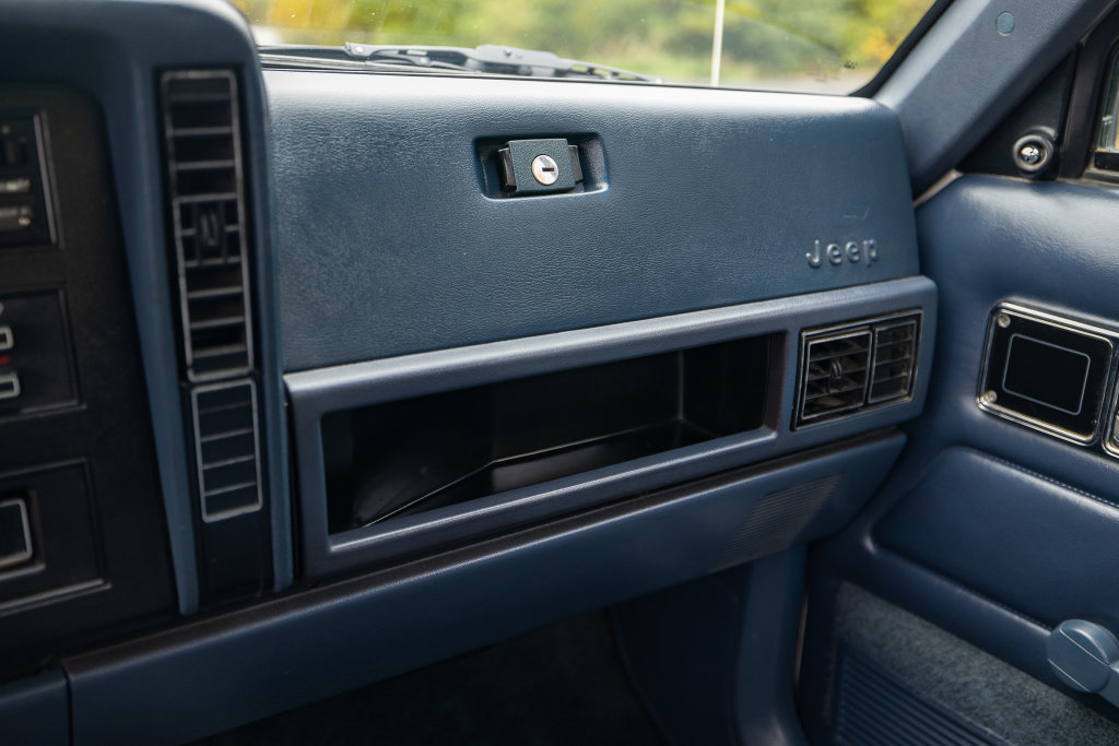 Used 1988 Jeep Comanche Pioneer AWD/4WD image 94
