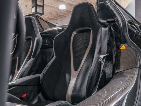 Used 2022 McLaren 765LT RWD image 2