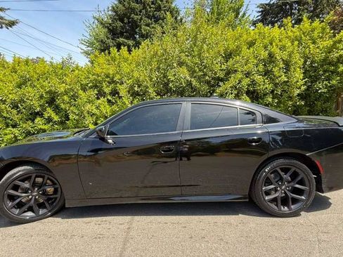 Used 2020 Dodge Charger R/T w/ Blacktop Package RWD image 15