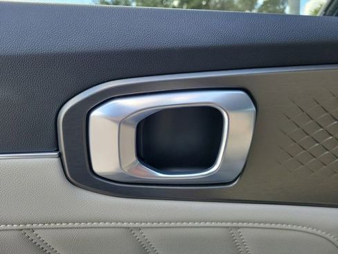 Certified 2023 Kia Sorento SX FWD image 11