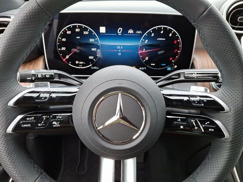 Certified 2025 Mercedes-Benz GLC 300 4MATIC image 18