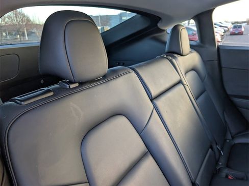 Used 2022 Tesla Model Y Long Range image 20