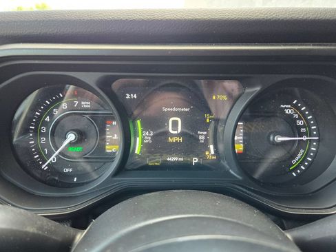 Used 2024 Jeep Wrangler Unlimited AWD/4WD image 18