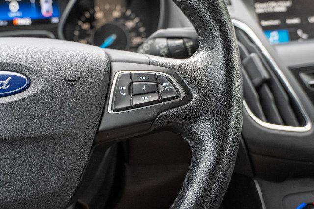 Used 2017 Ford Focus Titanium FWD image 20