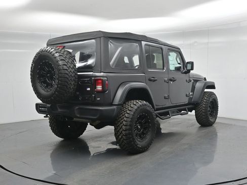 Used 2018 Jeep Wrangler Unlimited Sport image 24