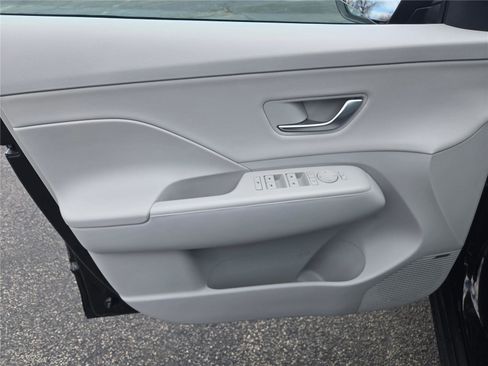 Used 2024 Hyundai Kona Limited AWD/4WD image 22