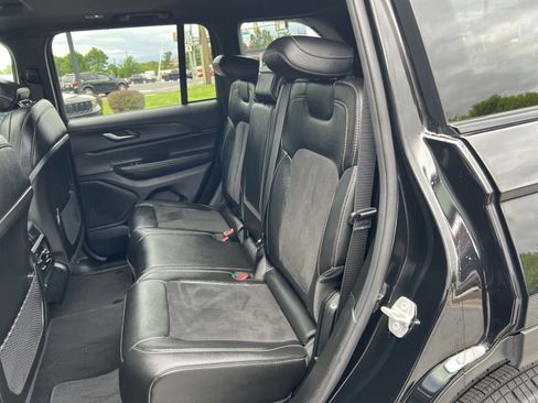 Used 2024 Jeep Grand Cherokee Altitude AWD/4WD image 24