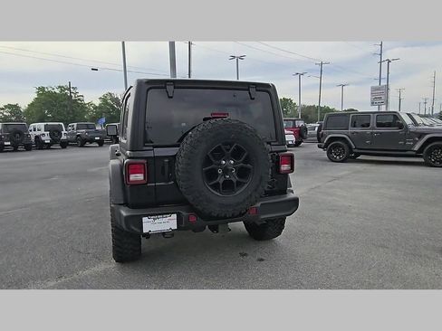 Used 2025 Jeep Wrangler Unlimited Sport AWD/4WD image 31