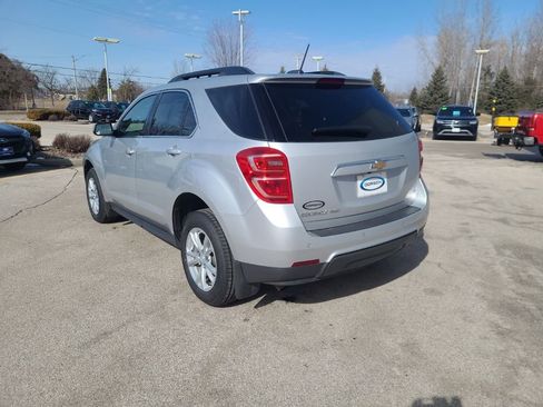 Used 2017 Chevrolet Equinox LT w/ Convenience Package image 4