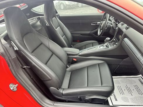 Used 2019 Porsche 718 Cayman Base image 24