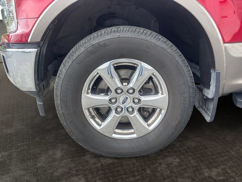 Used 2018 Ford F150 Lariat w/ Equipment Group 502A Luxury AWD/4WD image 9