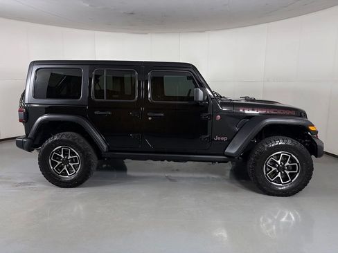 Used 2024 Jeep Wrangler Unlimited Rubicon w/ Technology Group AWD/4WD image 9