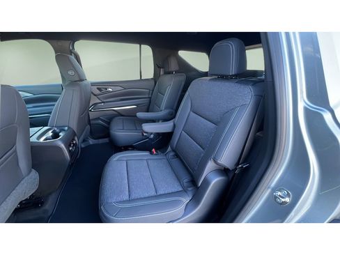 New 2026 Chevrolet Traverse LT image 28