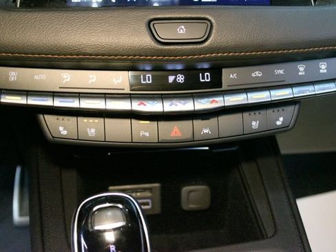 Used 2023 Cadillac XT4 Sport w/ Sun And Sound Package AWD/4WD image 28