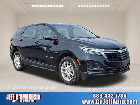 Used 2023 Chevrolet Equinox LS w/ Driver Confidence II Package FWD image 1