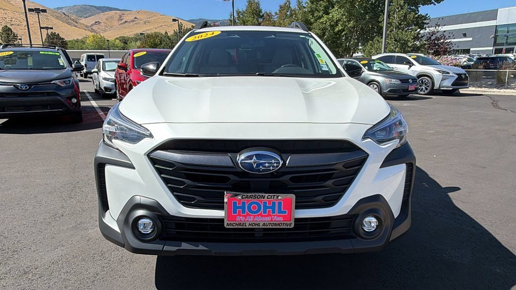 Used 2024 Subaru Outback Premium AWD/4WD image 8