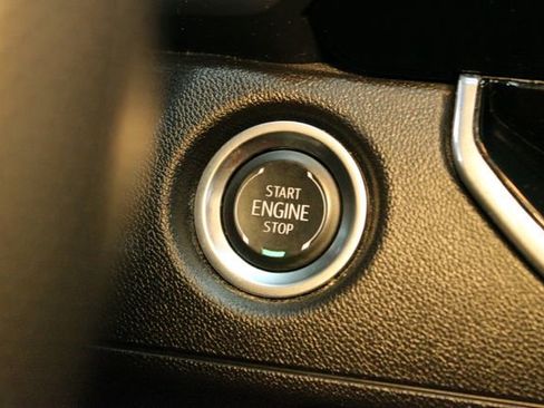 Used 2024 Chevrolet Colorado Trail Boss w/ Technology Package AWD/4WD image 22