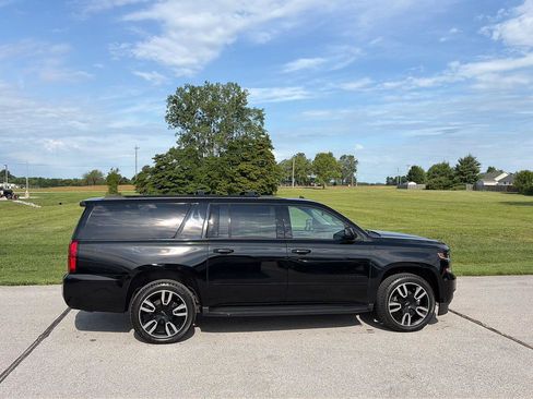 Used 2019 Chevrolet Suburban Premier AWD/4WD image 7