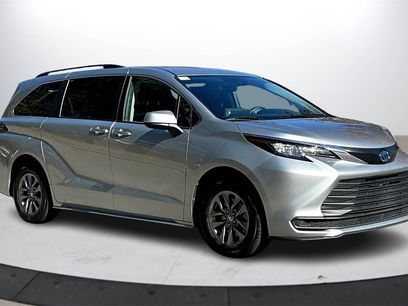 Used 2022 Toyota Sienna LE